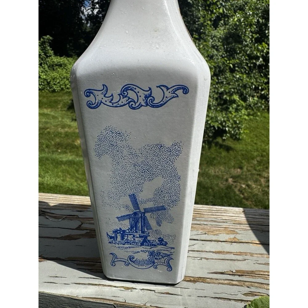 Vintage Vandermint Minted Chocolate Liqueur Bottle Delft Blue Windmill 13